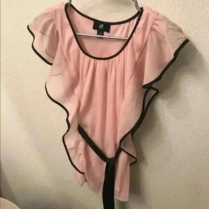 Pink IZ flowy Pink short sleeve with black ribbon-like belt women's size XS